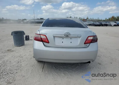 2007 Toyota Camry Ce z USA, uszkodzony, nr VIN 4T1BE46K57U680048